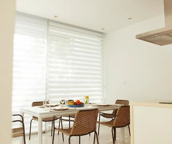 Touch Blue Residences Вілла Ларнака