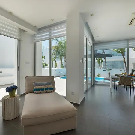 Villa Touch Blue Residences *